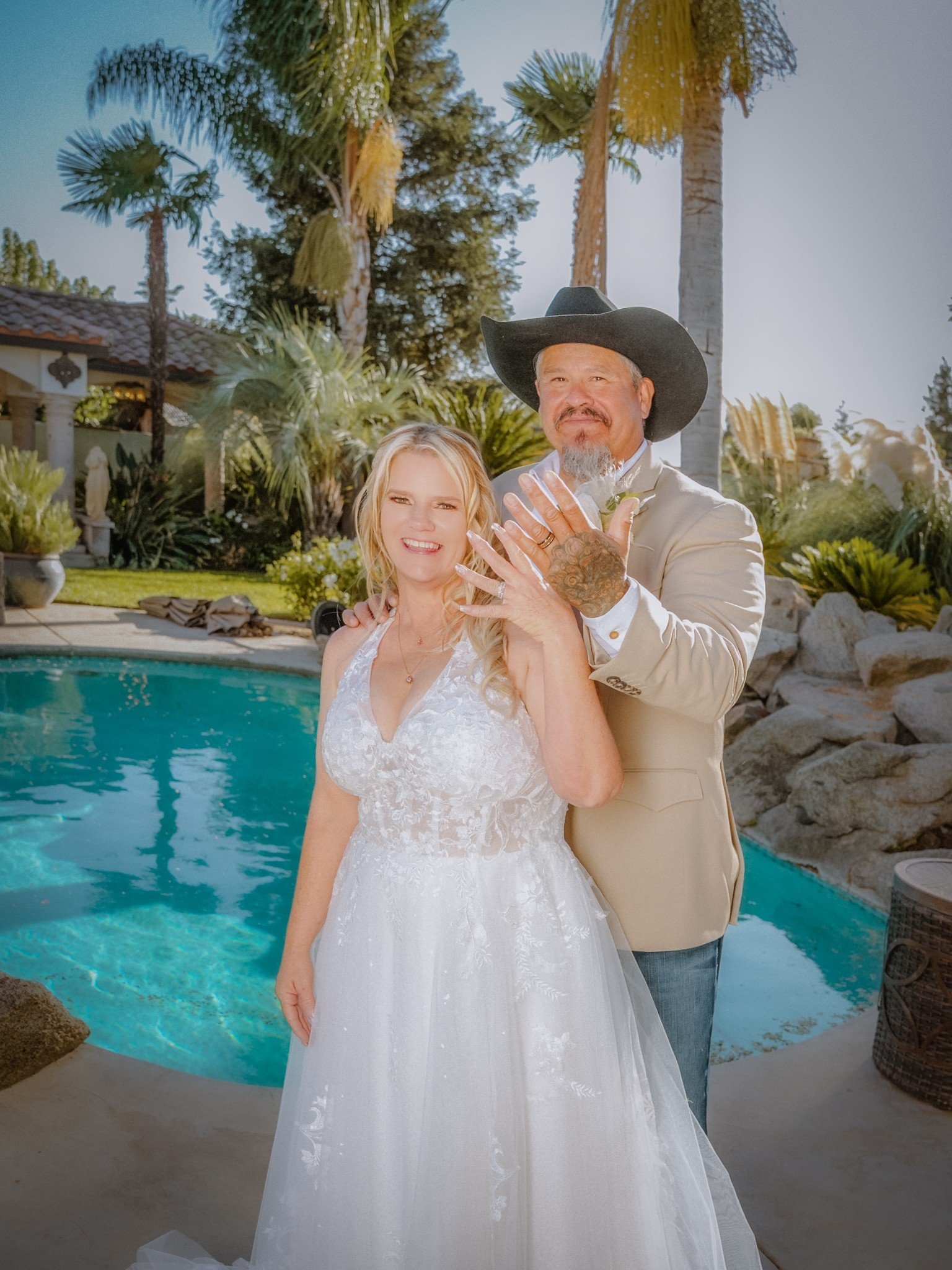 carousel-hero-element image-1